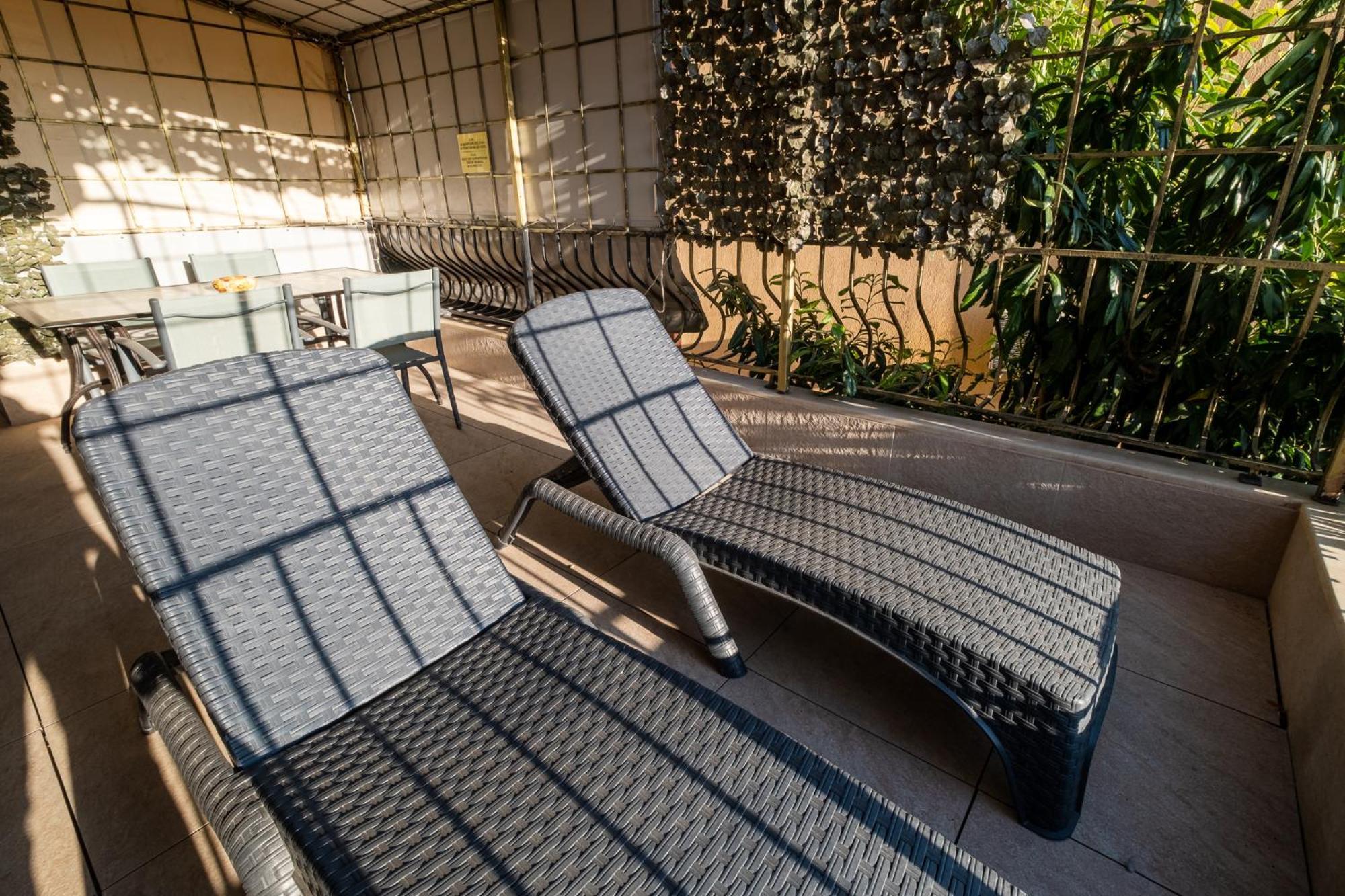 Roman Thermae 2Bdrm Sunny Apartment Varna Exteriör bild